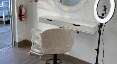 Elegant styling chair and ring light at Beauty Zone by YZ, Port Moody, British Columbia, CA.