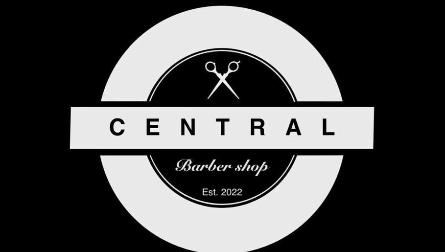 Central Barbershop зображення 1