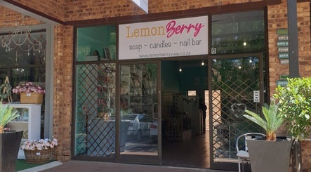 Εικόνα Lemon Berry Nail Bar 3