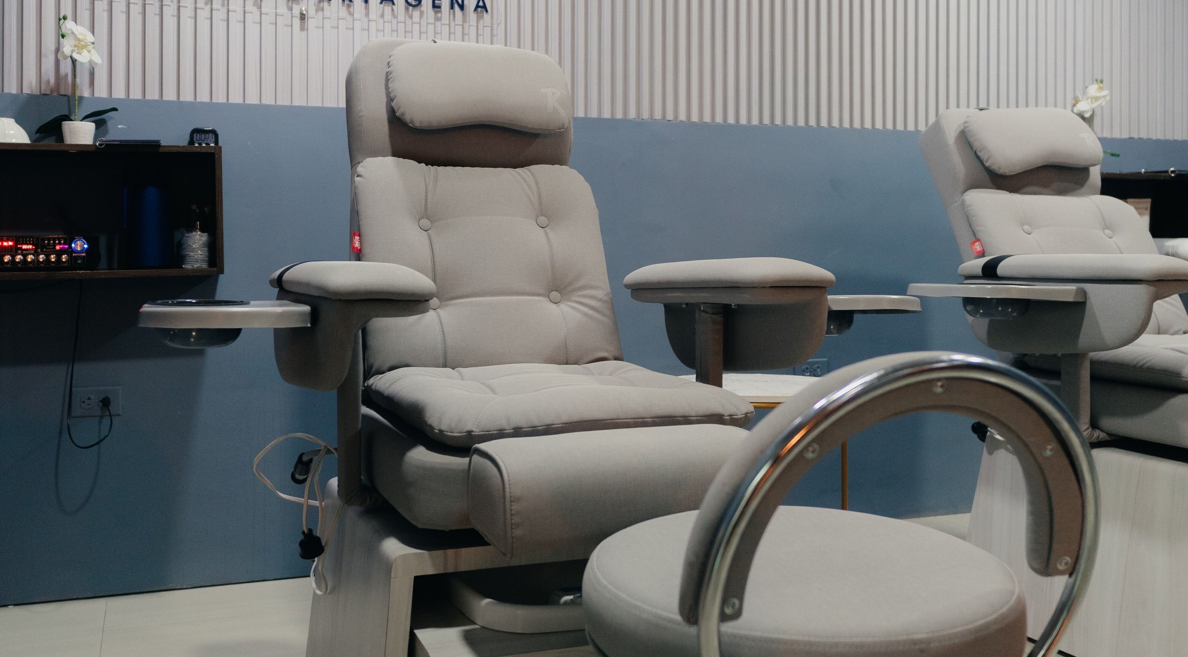 Luxury reclining chairs at Hom Spa Cartagena, offering ultimate relaxation in Cartagena, Bolívar, CO.