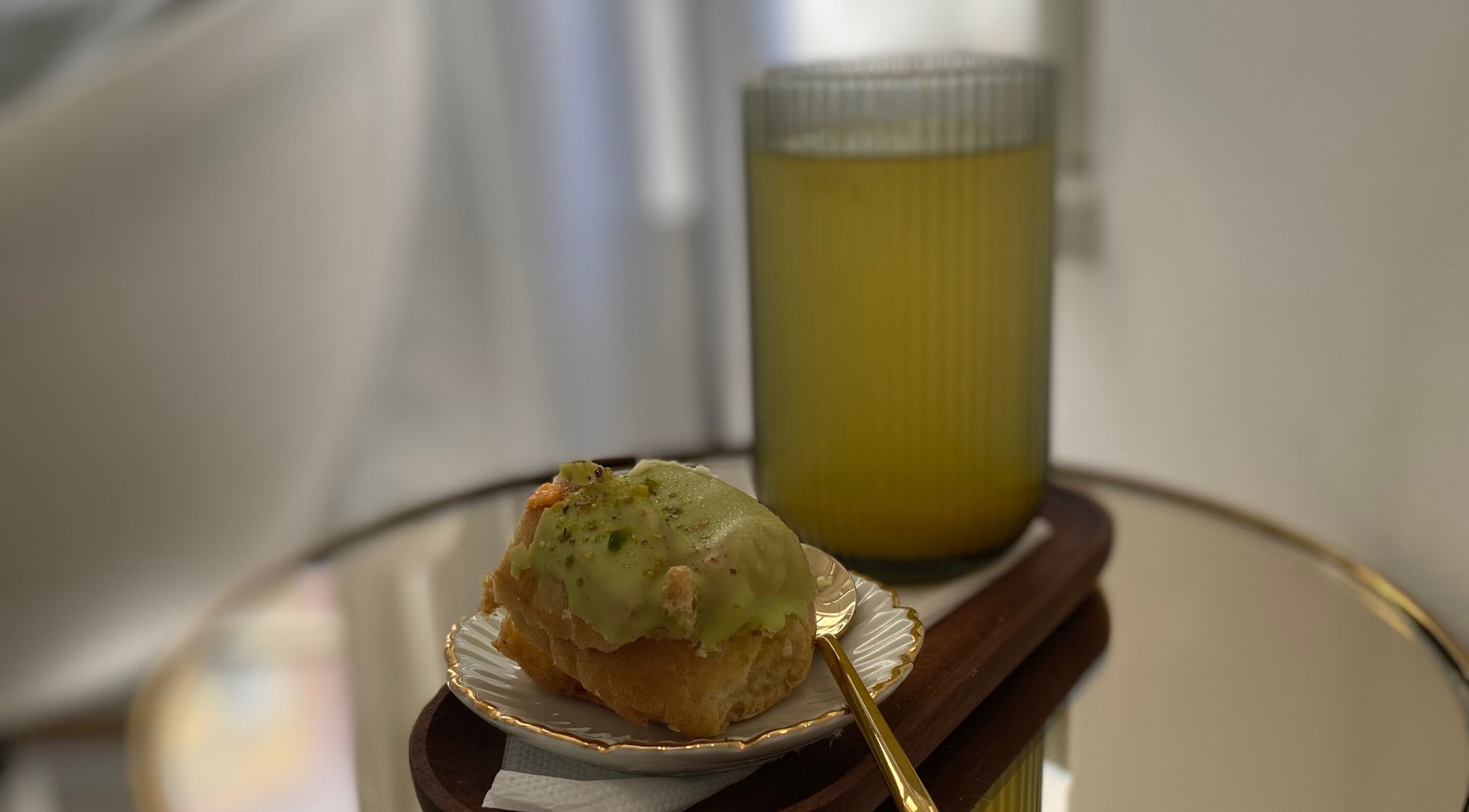 Dezert a nápoj v Nechtové štúdio Vikinails, Bratislava, Bratislavský Kraj, SK.