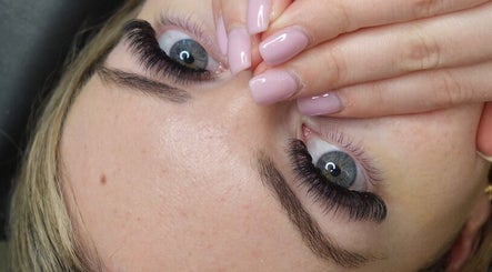 Stunning eyelash extensions done at Sage Beauty Bar in Abbotsford, British Columbia, CA.