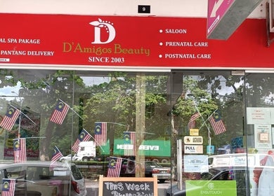 Entrance of D'Amigos Beauty Spa and Salon Muslimah in Changlun, Kedah, MY with red signage and flags.
