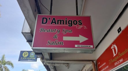 D'Amigos Beauty Spa and Salon Muslimah sign at Changlun, Kedah, MY.