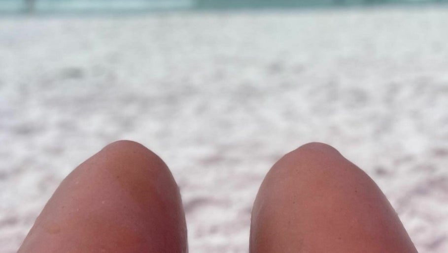 Tropical Glow Spray Tanning image 1