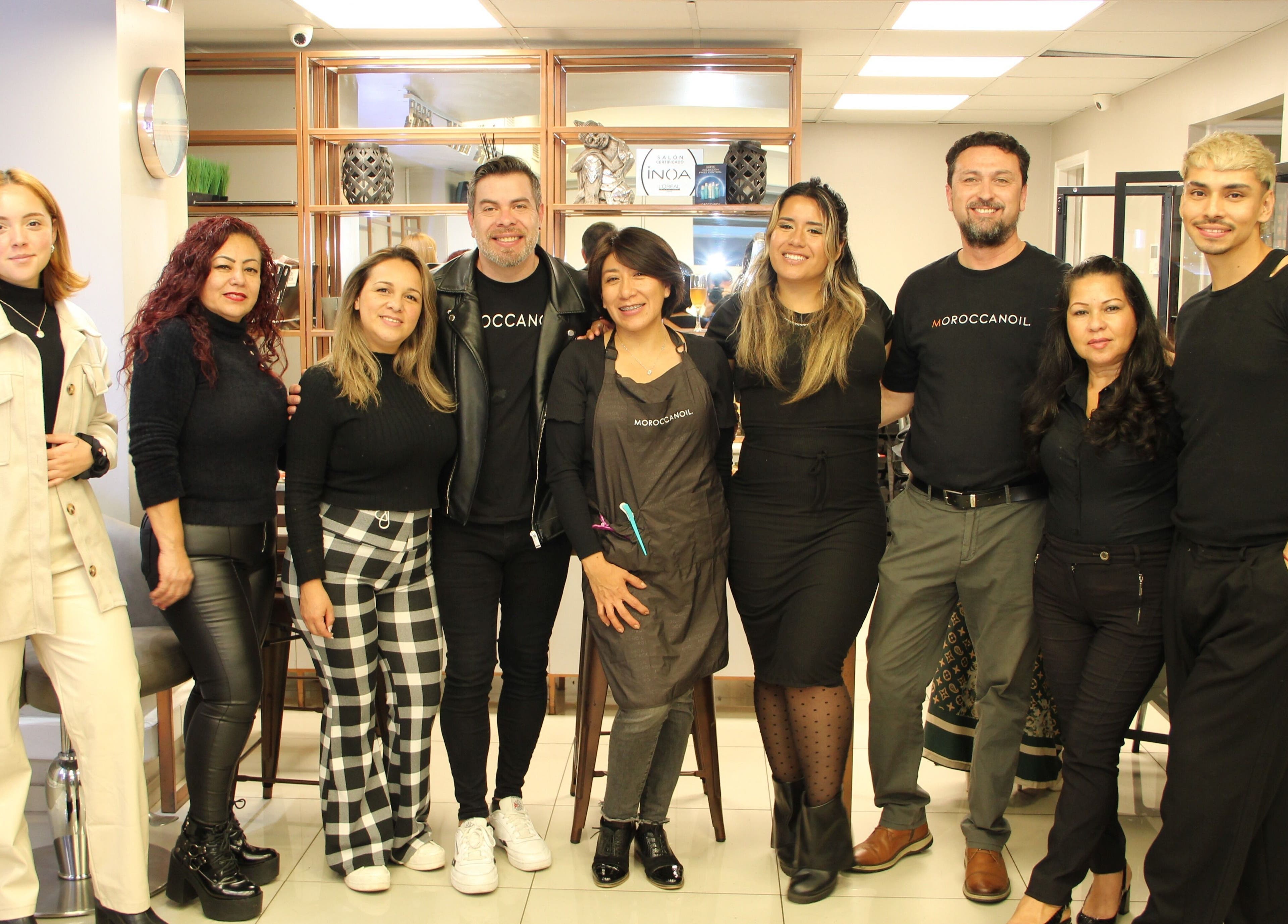 Equipo de MIRANDAS Hair Salon en Antofagasta, Antofagasta, CL, listo para atenderte.