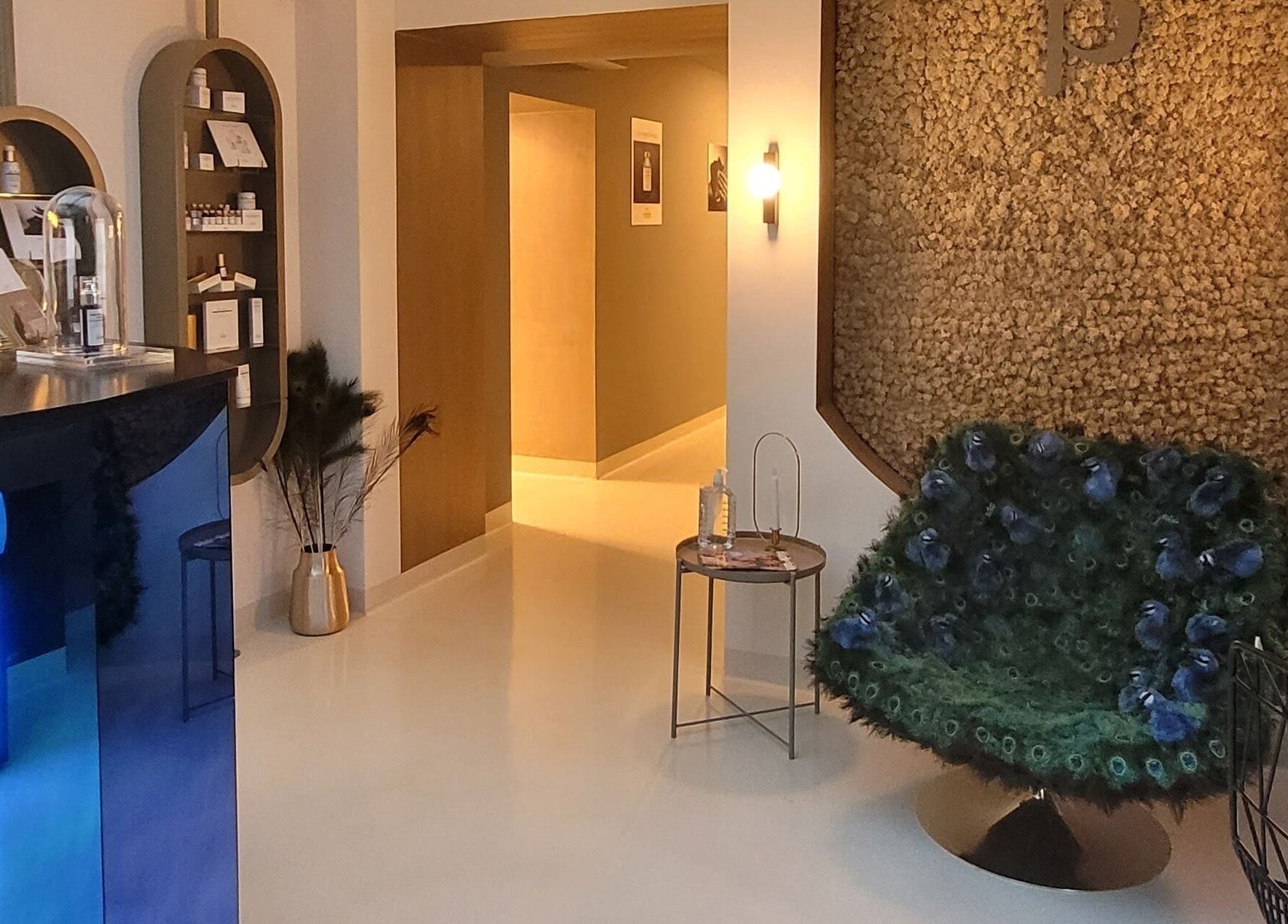 Modern belső tér Paava Pro Aging Salon Budapest, Magyar, HU című szalonban.