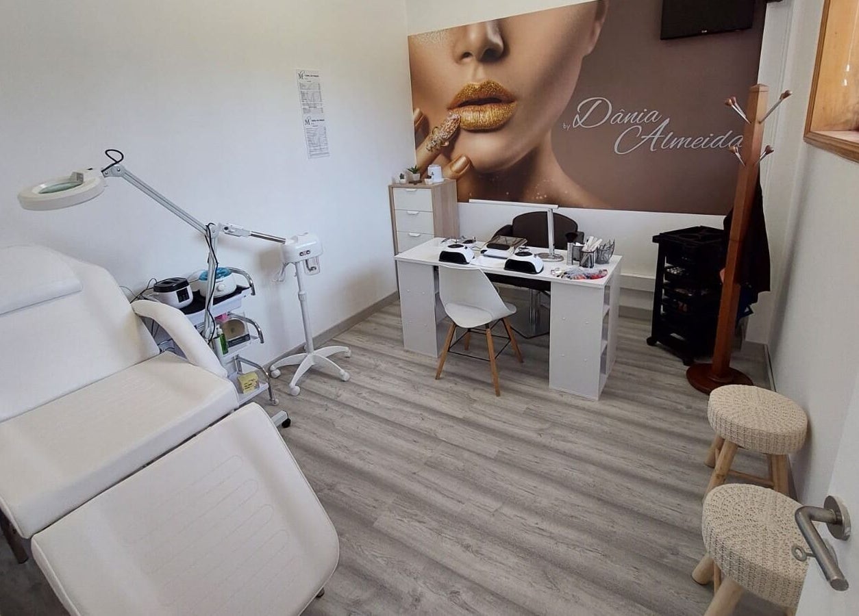 Sala de tratamento estética no Mc Cabeleireiro & Barbeiro & Estética em Lourosa, Aveiro, PT.