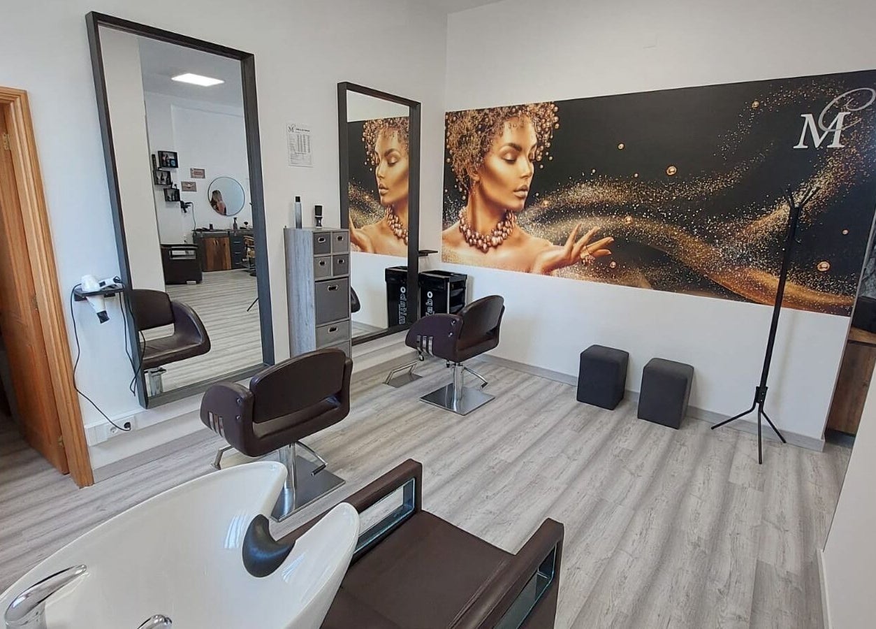 Sala de beleza elegante em Mc Cabeleireiro & Barbeiro & Estética, Lourosa, Aveiro, PT.