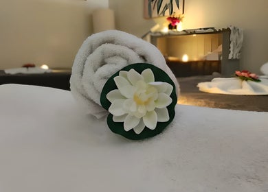 Relaxing towel display with flower at Panwa Massage and Therapy, Auckland, Auckland, NZ.