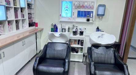 Caractere Beauty Centre - Motor City afbeelding 3