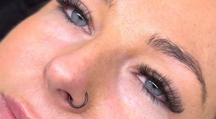 Close-up of expertly applied lash extensions at Zephyra Lounge, Silverdale, New South Wales, AU.