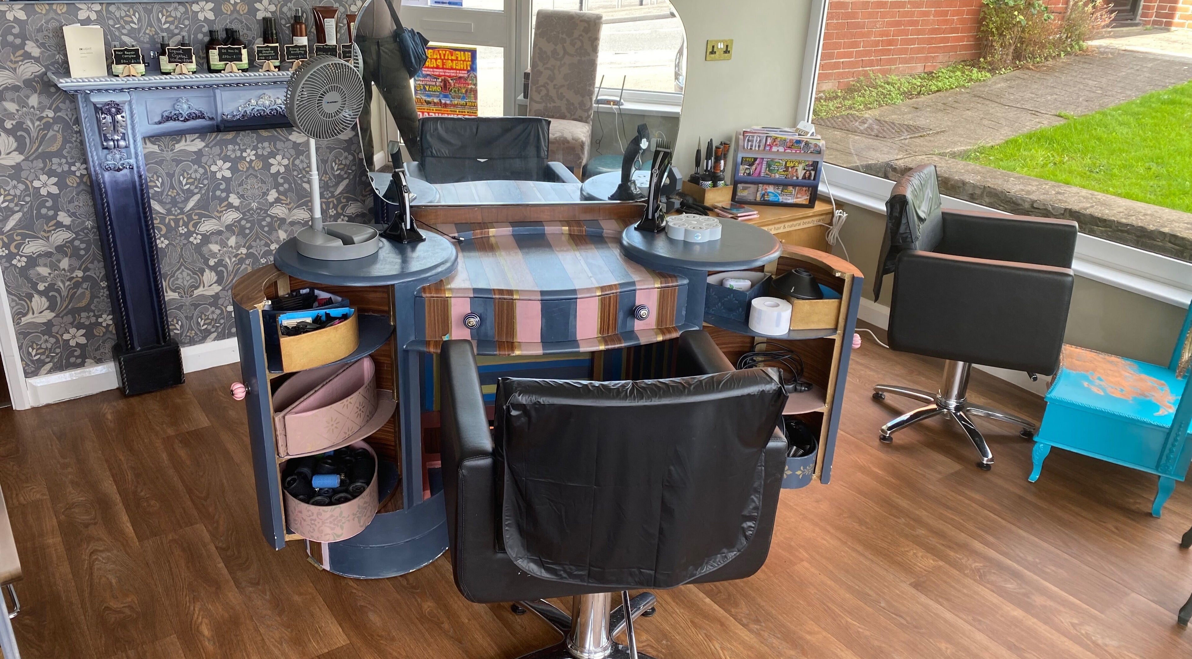 Stylish hair styling station at Hot Heads Hair Design, Portishead, North Somerset, GB.