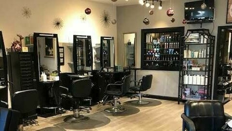 Color Bar Salon  image 1