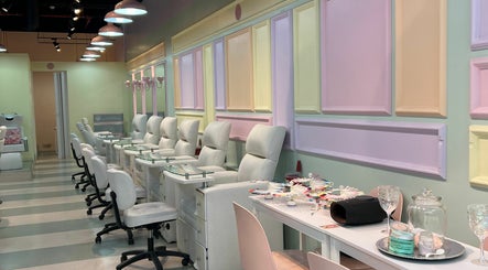 hình ảnh 3 của Lollipop Beauty Center