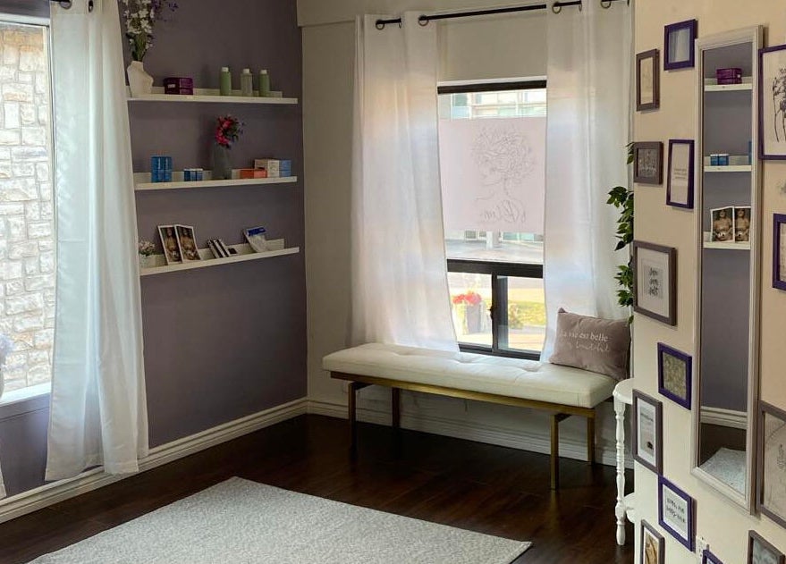 Calming waiting area at Bloom Aesthetics, Cambridge, Ontario, CA with elegant decor and natural light.