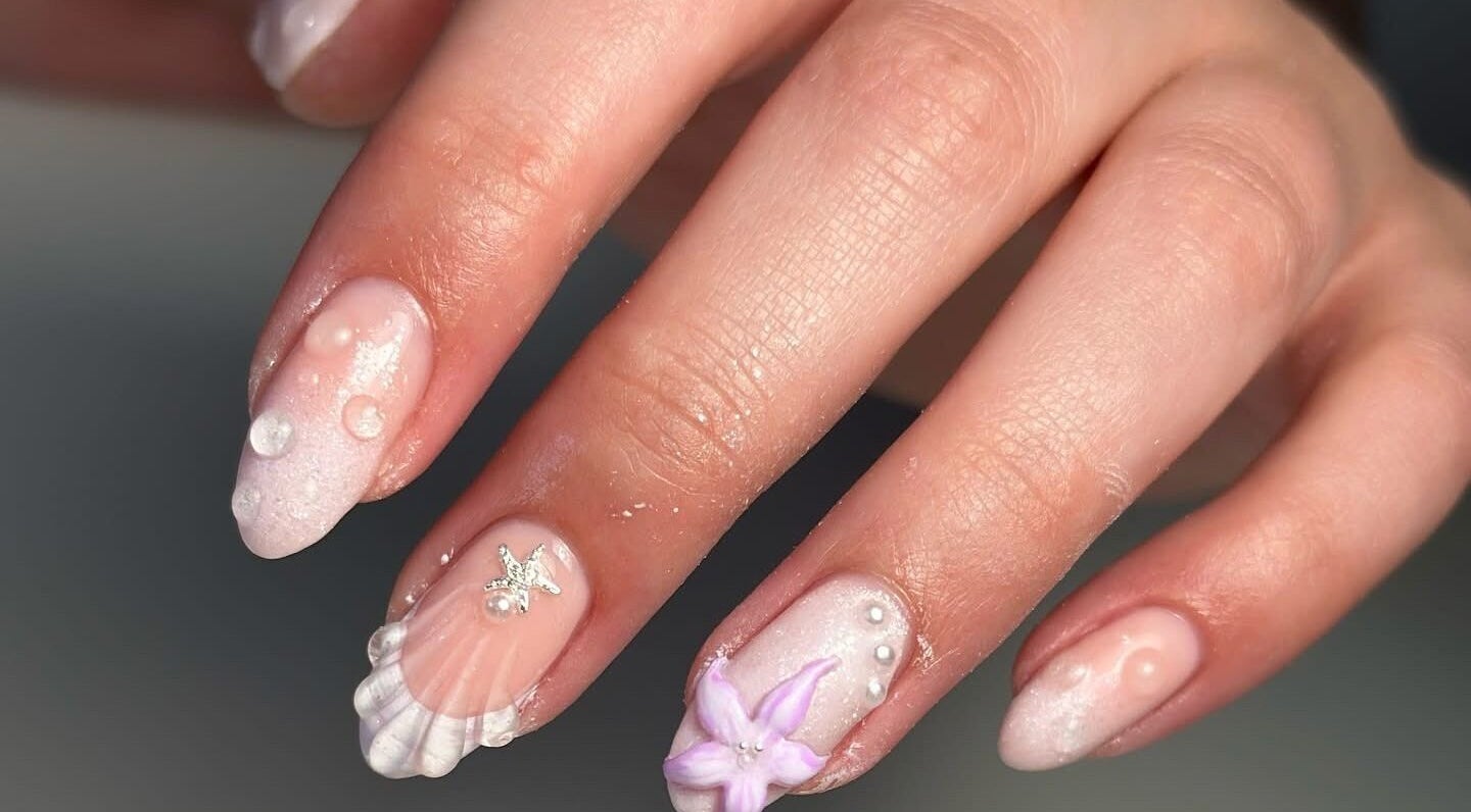 Detailed floral nail art at Kirsty’s Nails and Beauty in Chopwell, England, GB.