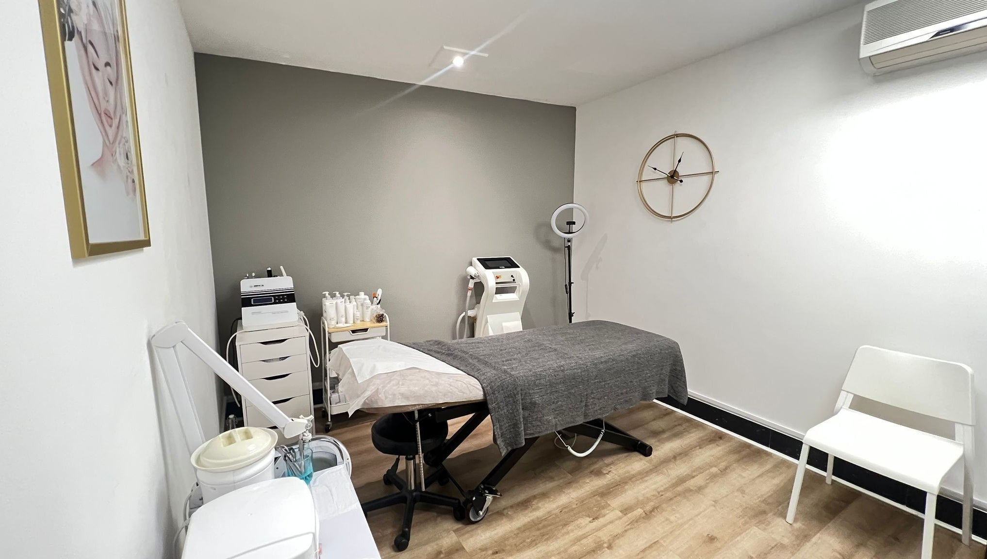 Skimprove's serene spa room with treatment bed in London, England, GB.