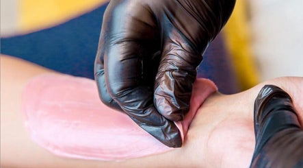 AlexSpot24 Miami - Mens Spa, Body Trimming, Waxing, Laser & Massage Specialized for Men imaginea 3