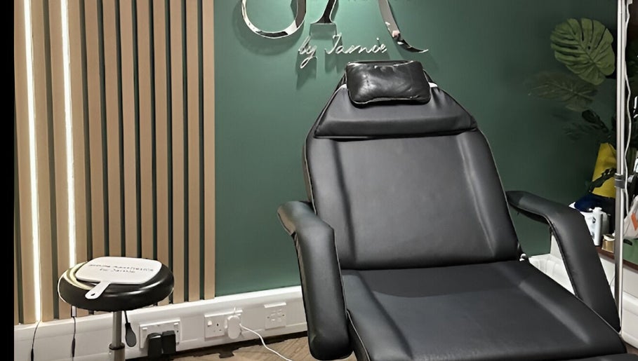 Luxury treatment chair at Smile Aesthetics by Jamie, Cardiff, Wales, GB, offering comfort and style.