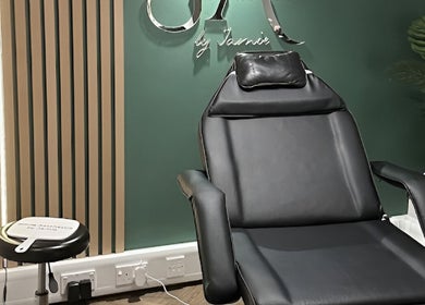Luxury treatment chair at Smile Aesthetics by Jamie, Cardiff, Wales, GB, offering comfort and style.