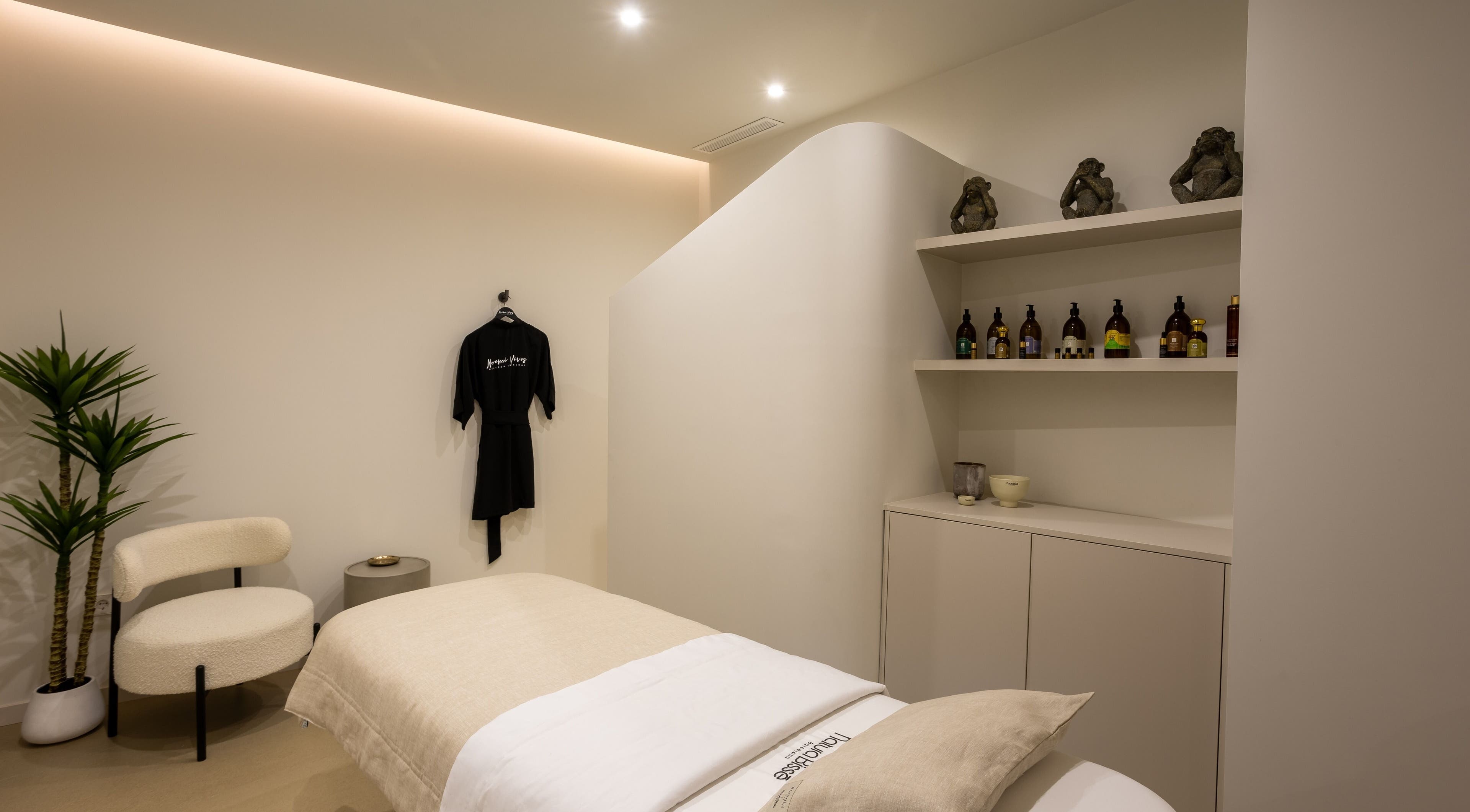 Sala de tratamiento en Noemi Vives Belleza Integral, Elx, Comunidad Valenciana, ES. Estética y confort.