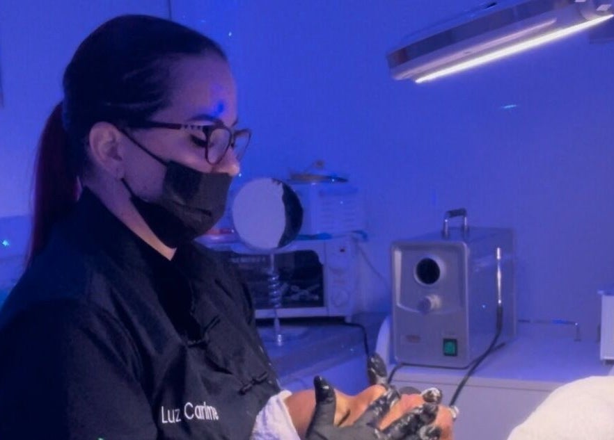 Tratamiento facial en Skin Perfect Curacao en Willemstad, CW, con ambiente relajante y tecnología avanzada.