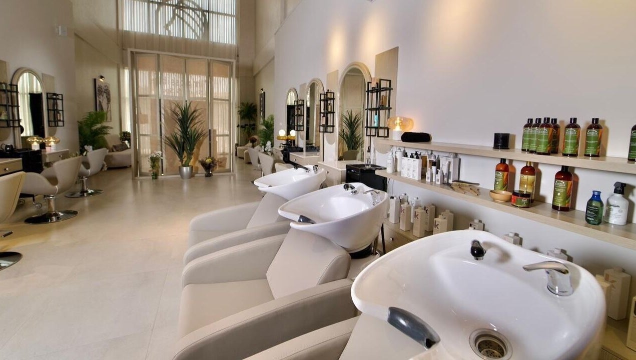 Le Impossible Salon - Al Khobar features modern wash stations in Al Khobar, Eastern Province, SA.