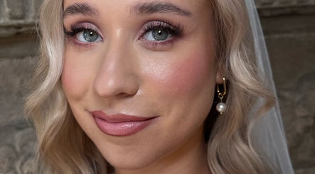 Elegant bridal makeup by Heather Connor at Elevate, Linlithgow, Scotland, GB.