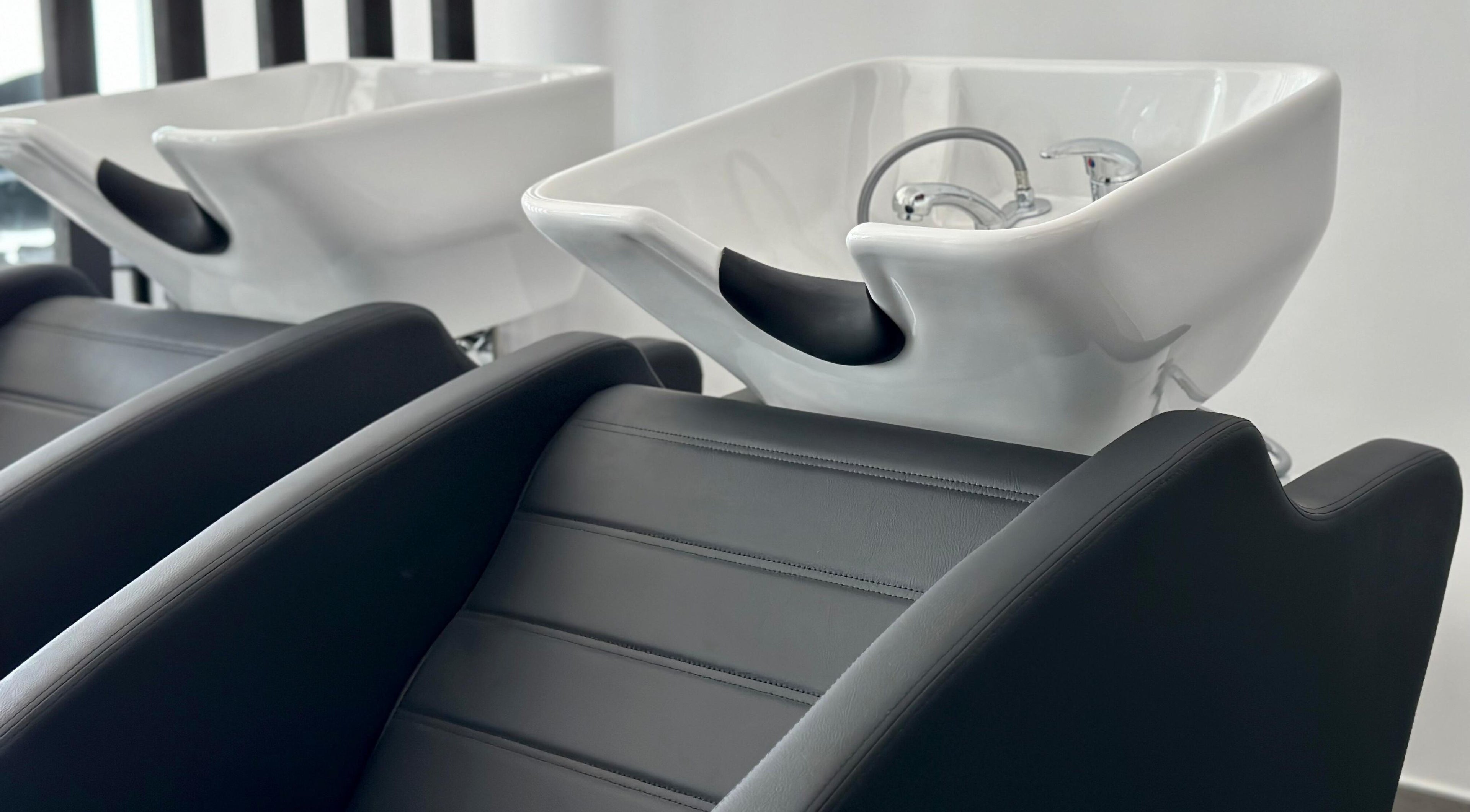 Modern wash station at Always On Show Hair Studio in Dubai, قرية جميرا الدائرية, AE