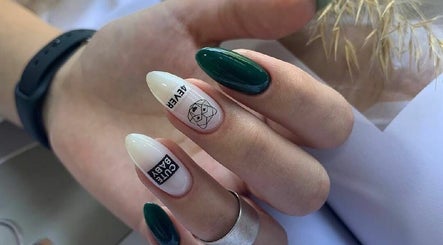 Russian Nails Home Service image 2