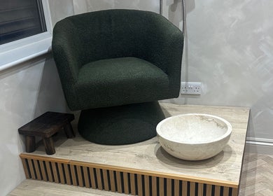 Relaxing corner with chair and foot spa at Laser Lab Yorkshire, Normanton, England, GB.