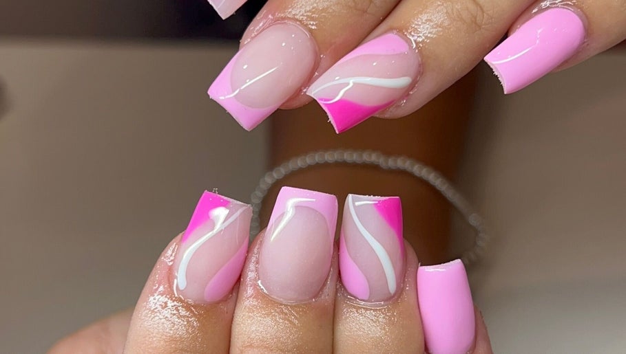 Mia’s Manis obrázek 1