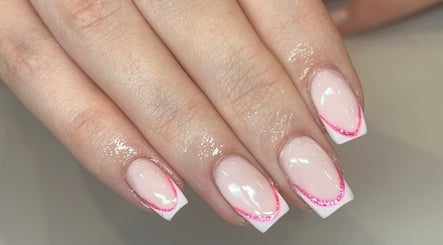 Mia’s Manis obrázek 2