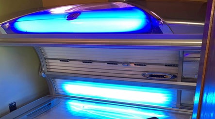 Glow Tanning Salon Bild 3