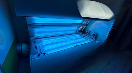 Εικόνα Glow Tanning Salon 2