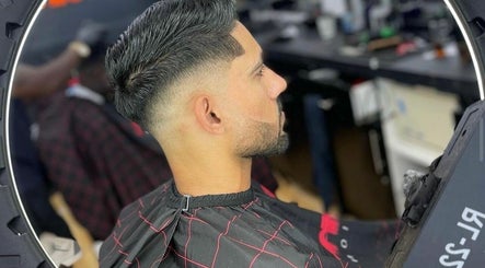 Εικόνα Freshcutsa Barber Shop 2