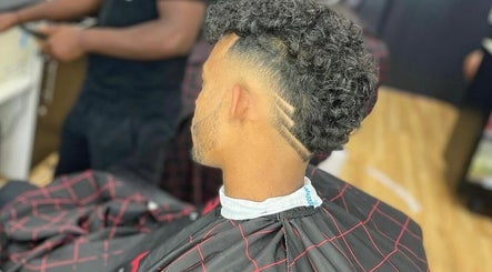 Εικόνα Freshcutsa Barber Shop 3