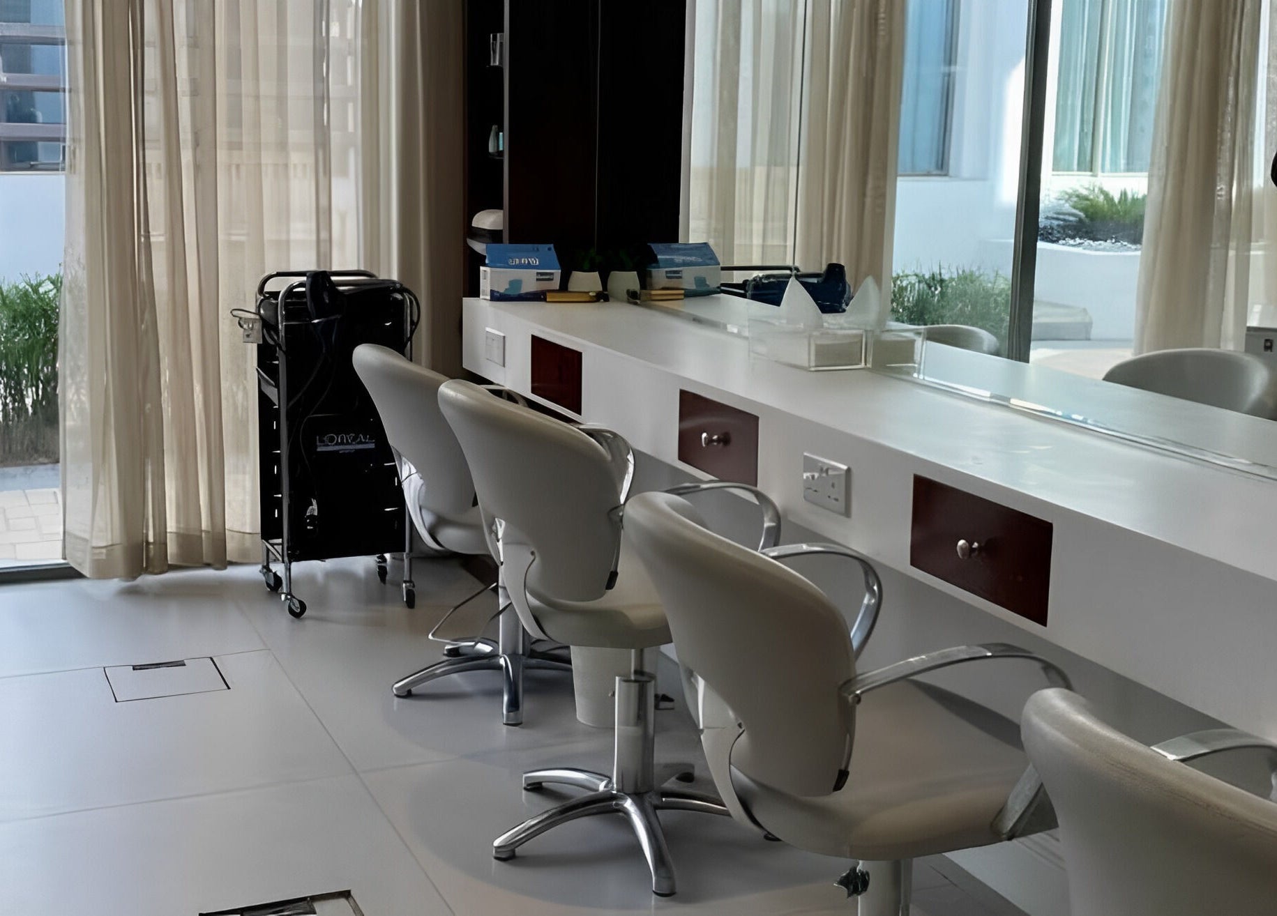 Modern salon chairs and mirrors at Zoz Lashes - Dariyah, located in Diriyah, SA, offering beauty services.