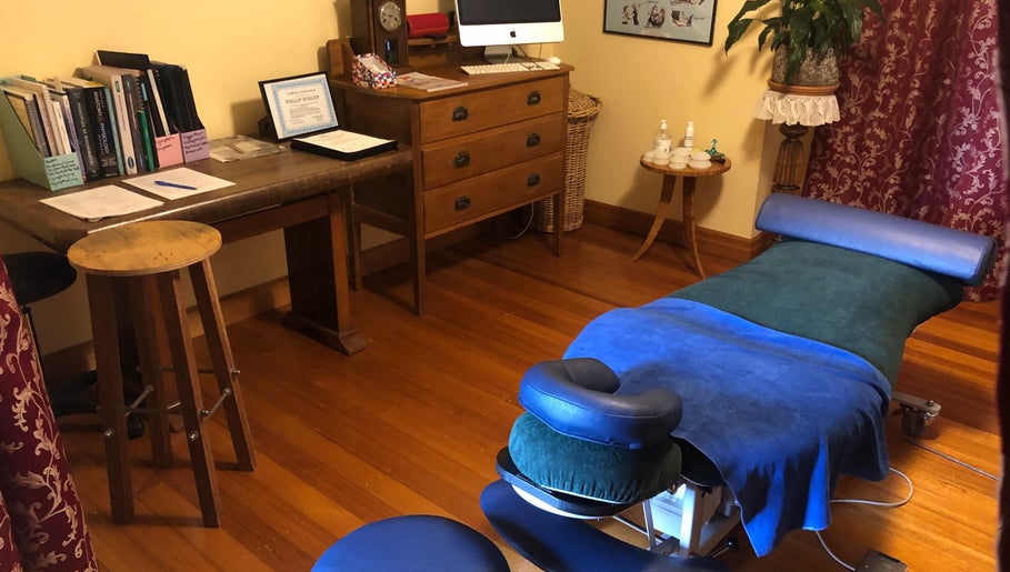 Massage room at Hillpark Remedial Massage Therapy, Mornington, Victoria, AU, featuring a comfortable massage table.