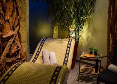 Coin détente chaleureux au Spa Eman&sens à Dijon, Bourgogne-franche-comté, FR.