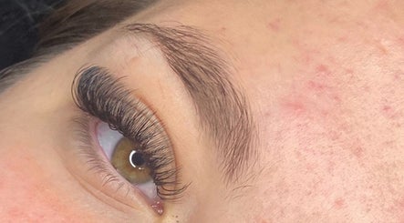 Image de Lashesbyerinlk 3