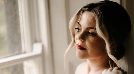 Bella Carr Makeup & Brows image 3