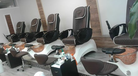 Top Nail Spa Llc image 2