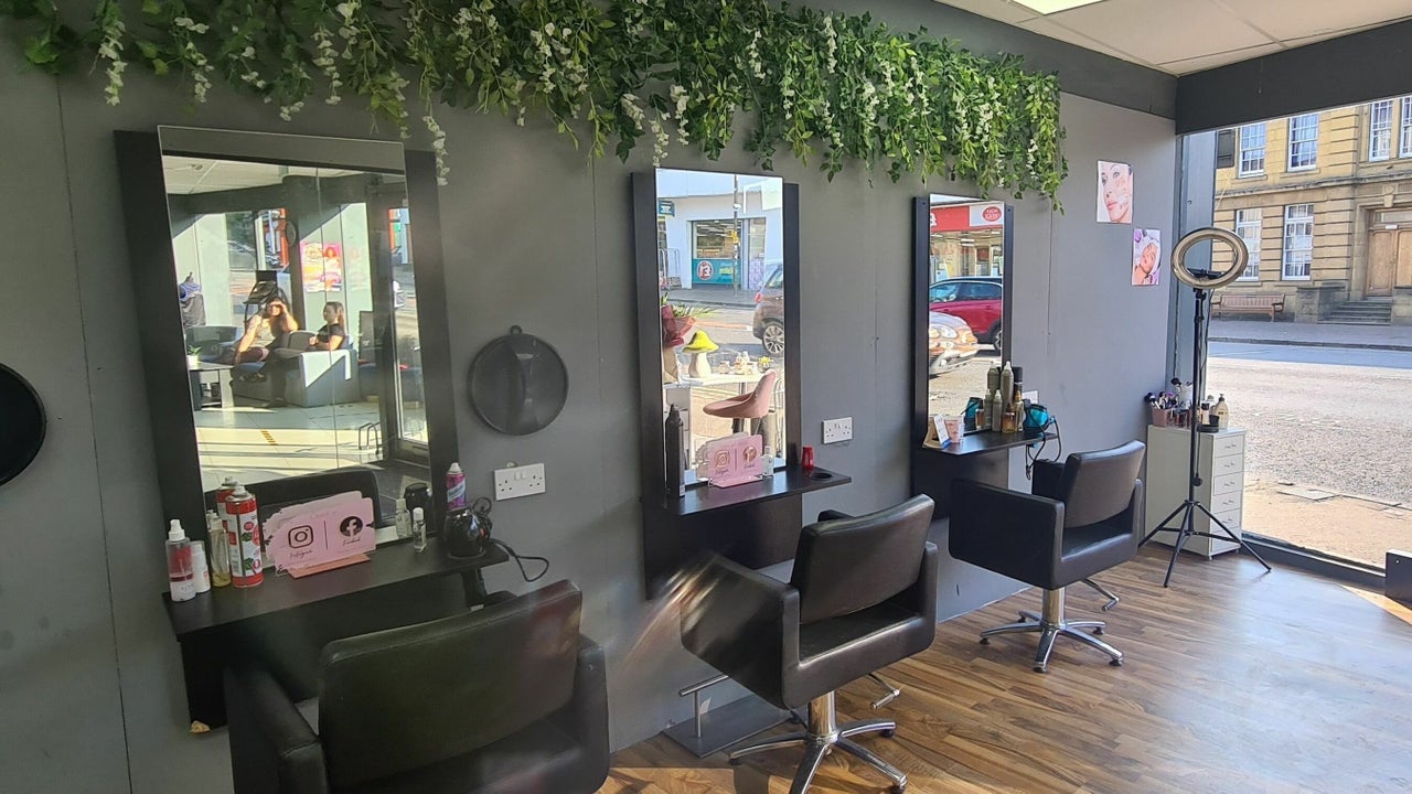 Emma Mackenzie - Hair Stylist & Makeup Artist - UK, 175-181 High Street J & L Fitness & boxing center - Musselburgh | Fresha Emma Mackenzie - Hair Stylist & Makeup Artist - UK, 175-181 High Street J & L Fitness & boxing center - Musselburgh | Fresha