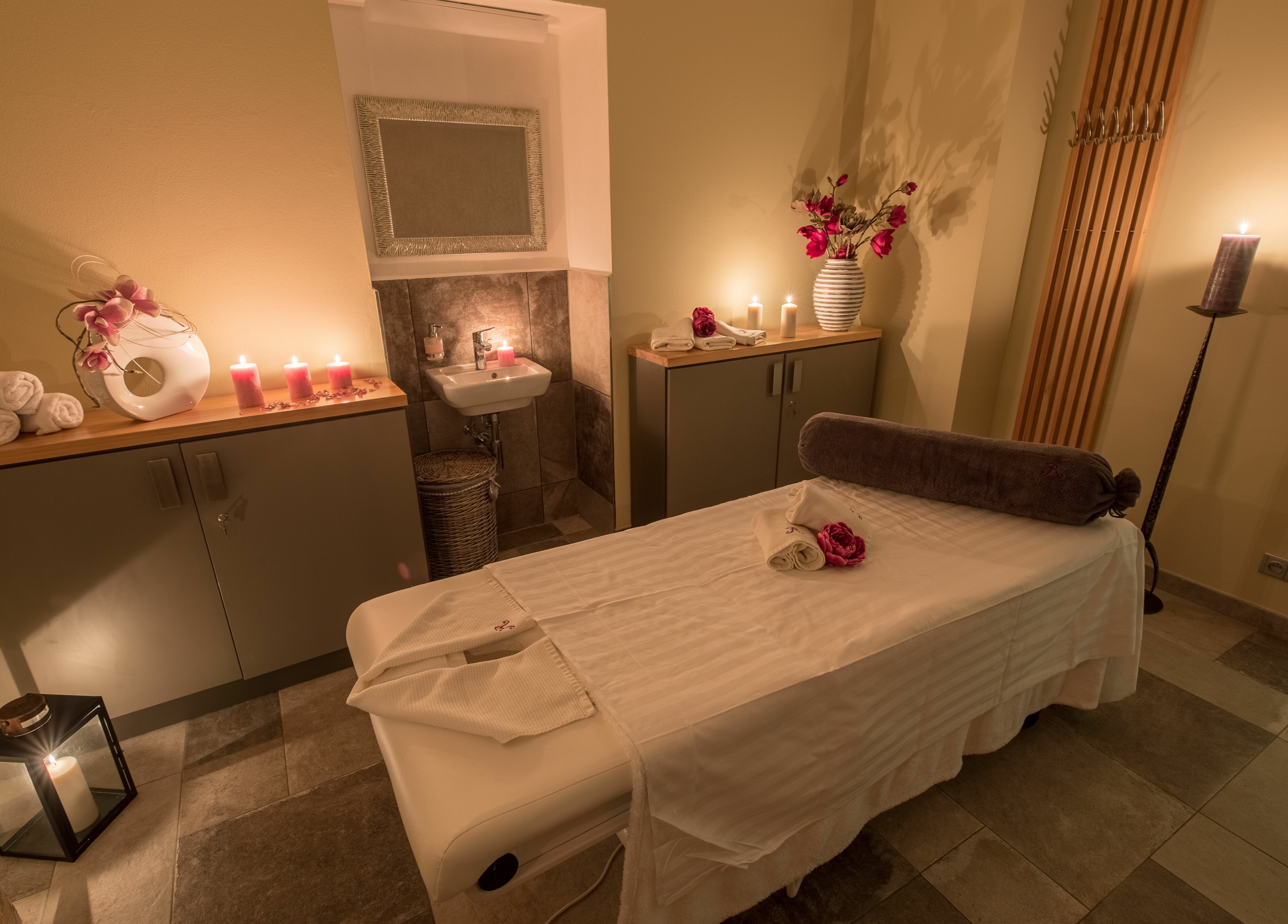 Relaxační masážní místnost v Wellness and Spa Hotel Villa Regenhart, Jeseník, Olomoucký kraj, CZ.