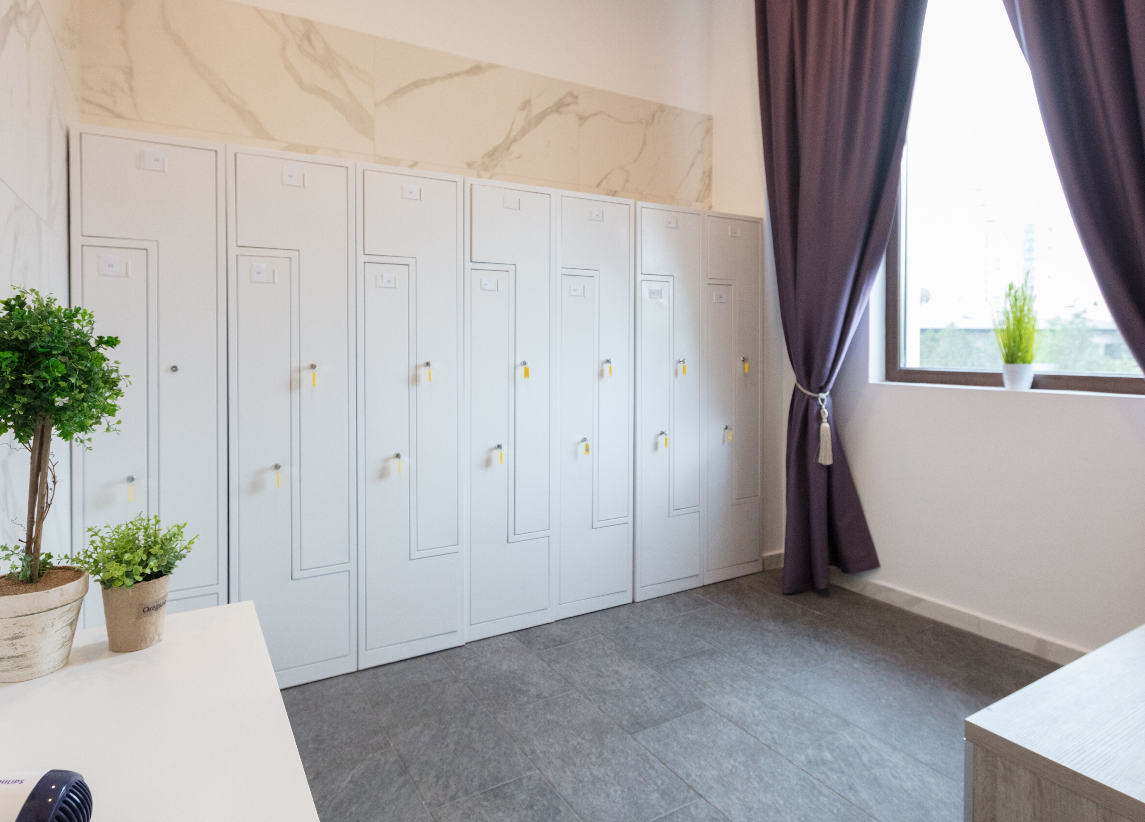 Елегантни шкафчета в реномирано студио Резиденция Лазурен бряг, Burgas, Burgas, BG.