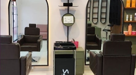 Rupam The Family Salon, bilde 3