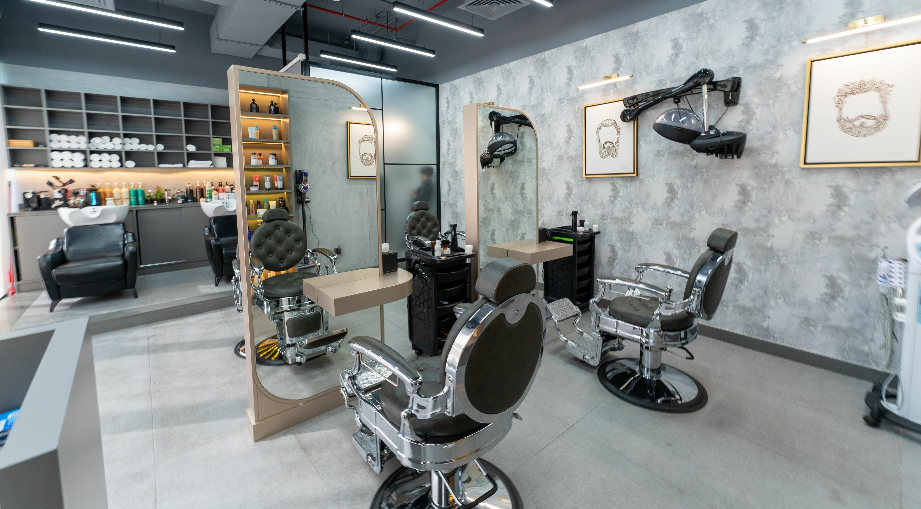 Modern barber chairs and equipment at Hermanos Gents Salon, دبي, دبي, AE, inviting a premium grooming experience.