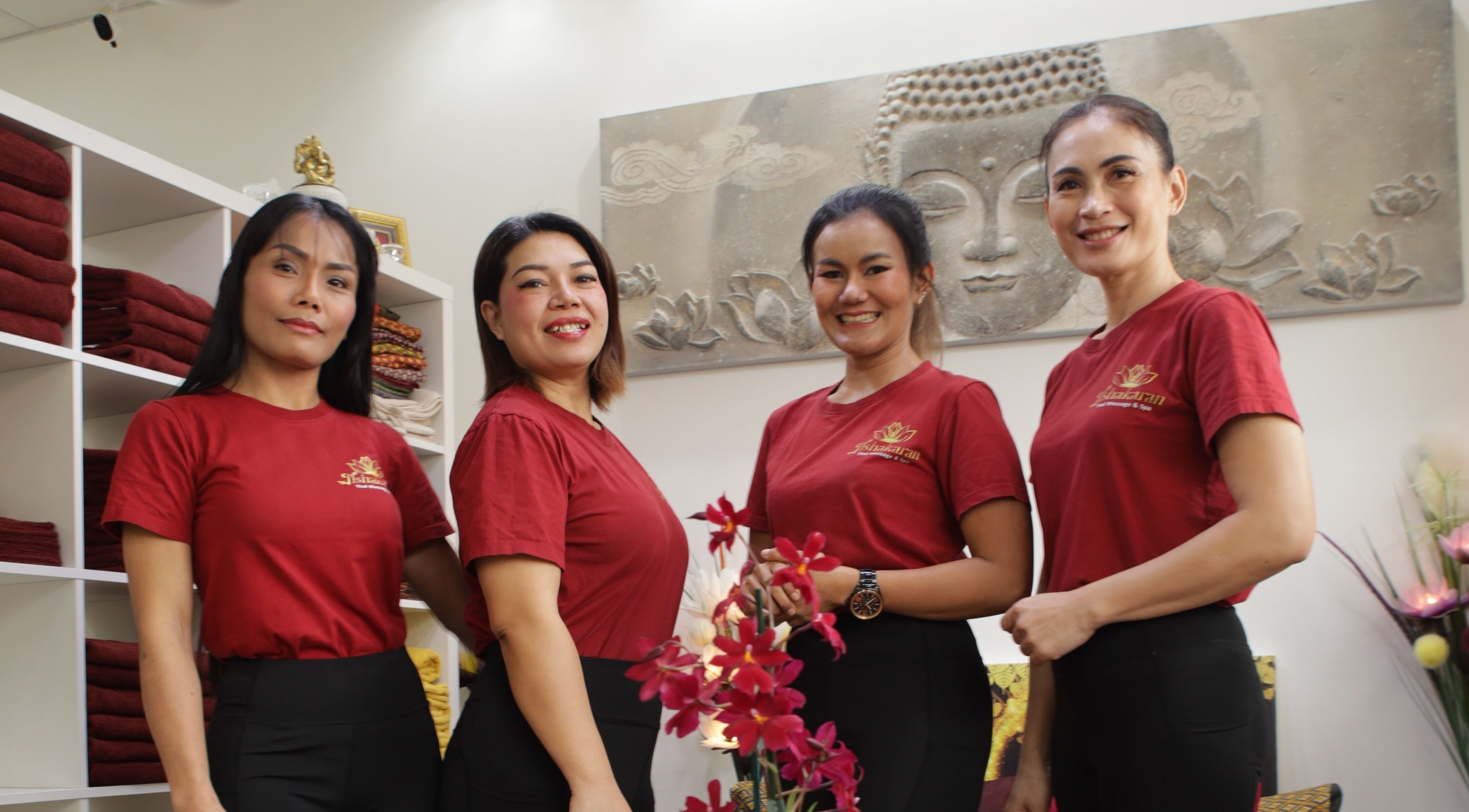 Équipe accueillante de Tishakaran - Thaï Massage et Spa à Annemasse, Auvergne-rhône-alpes, FR.